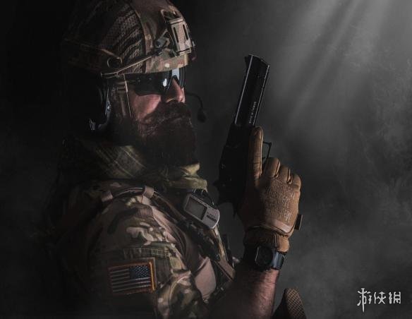 《彩虹六号:围攻》黑胡子cos 叼烟举枪霸气侧漏!