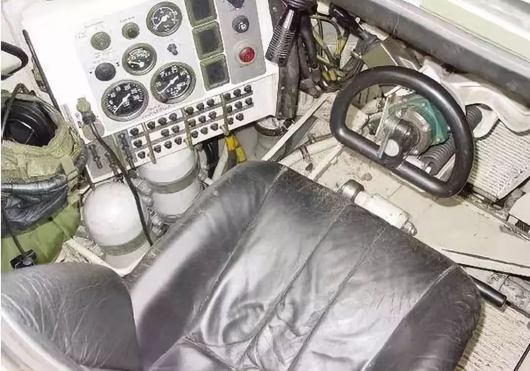 有驾照学三分钟就能上手|军情晚报