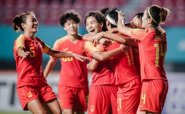 马云主动向他致敬!女足主帅表态:我是退役军人