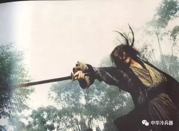 刀鞘形似手杖,中藏利刀——揭秘隐藏型兵器二人夺