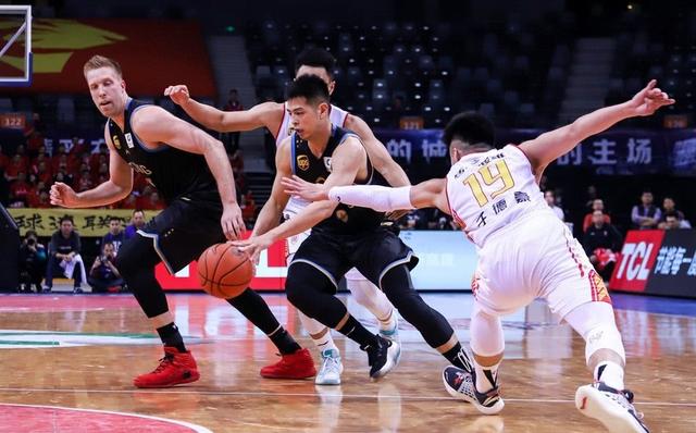 奇迹之夜 看看网上多少人支持他!CBA话题王恐