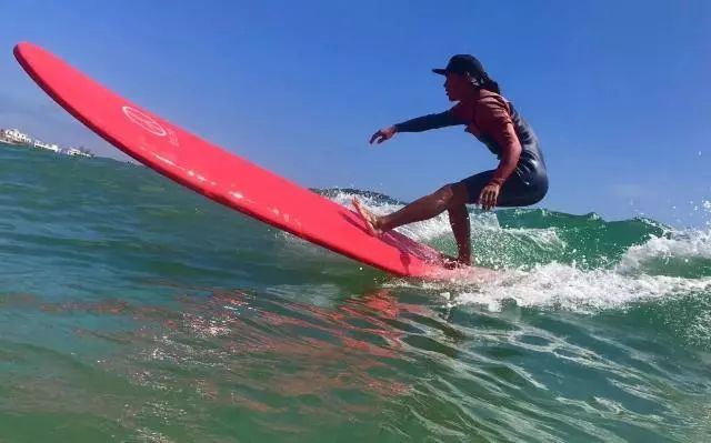 世人打扰的世外桃源位于小众冲浪圣地三亚后海皇后湾宝贝专属冲浪营地