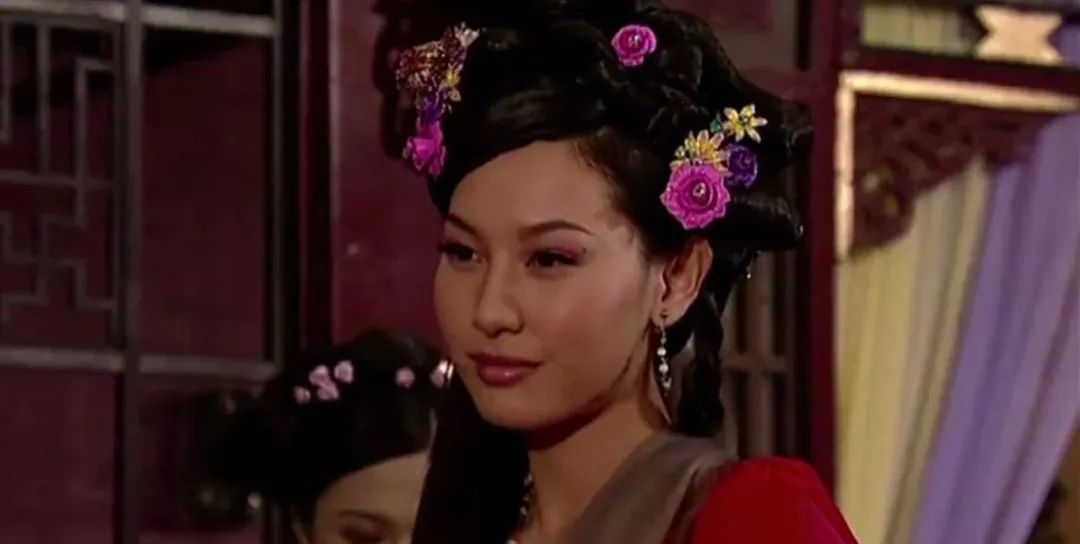 《洪武三十二》里的沈千三和楚楚,一人分饰两角,哪怕造型一样,看表情