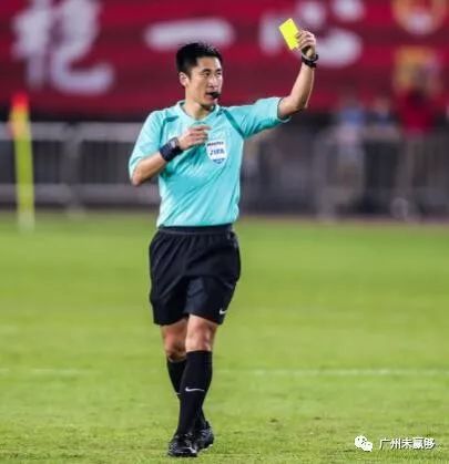 中超裁判薪酬曝光:单场封顶价6千,女足裁判收