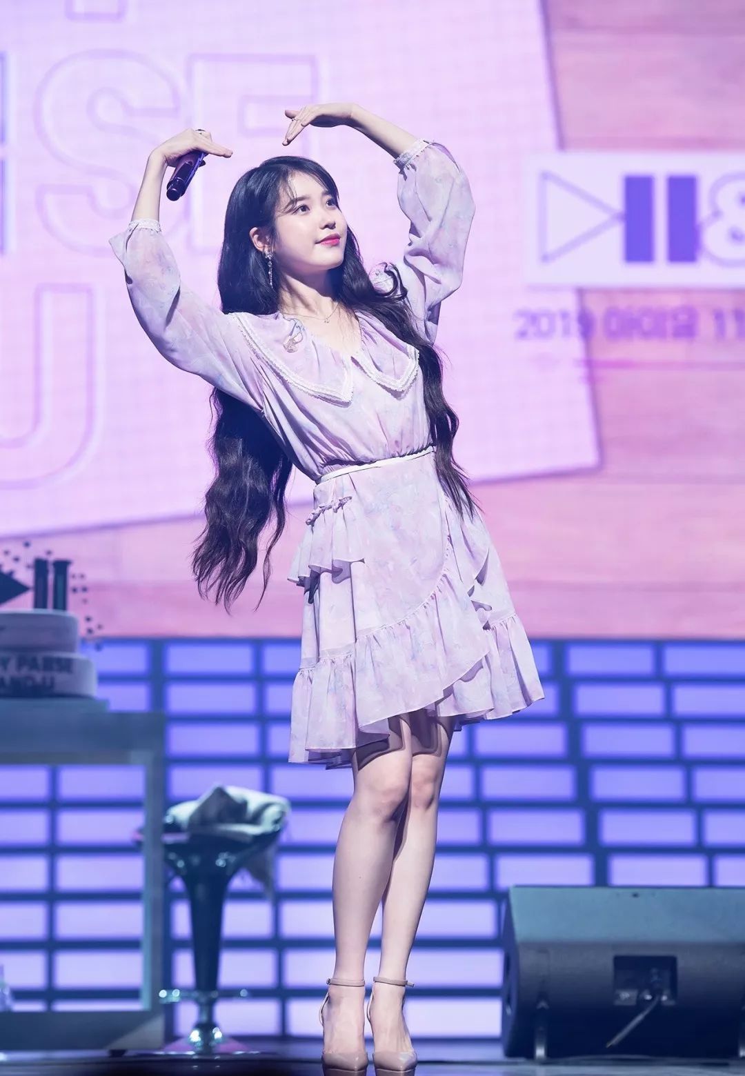 人间花仙子iu蓝发回归你准备好尝试入秋新发色了吗