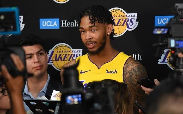 莺哥爆砍31分9板力挽2连败,湖人差5分险胜?