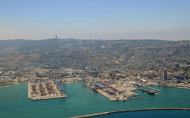 2014年，以色列北部海法港鸟瞰图 图源：以色列时报
