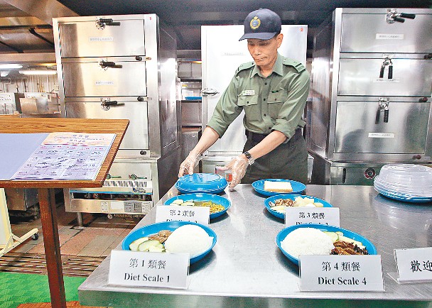 香港辱国议员狱中首餐有鸡翅法律界判得太轻