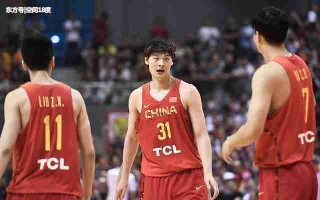 男篮合并教练无争议!阿联领衔9人锁定,剩下3席