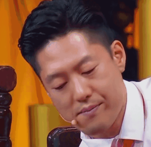 得病之人与爱人说到生死时的无奈,凌潇肃这个表情也挺到位.