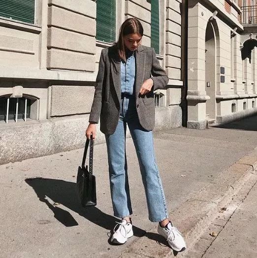 个性的妹子可以选择搭配老爹鞋穿出复古气质!