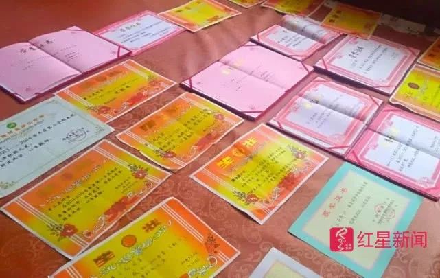 ▲单小龙的奖状