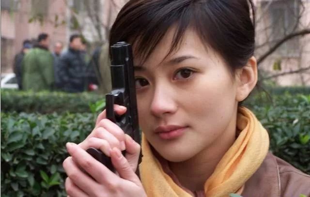 女方随意出入王宝强家,还曾"一家四口"看话剧