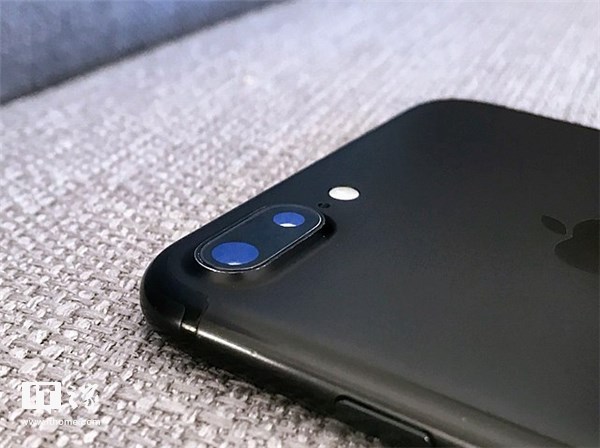 苹果双摄专利两个摄像头拍不同画面