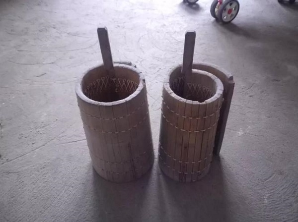 图说:制瓦工具瓦筒明末清初时期,双祥村各自然村上建筑庭院楼阁,民房