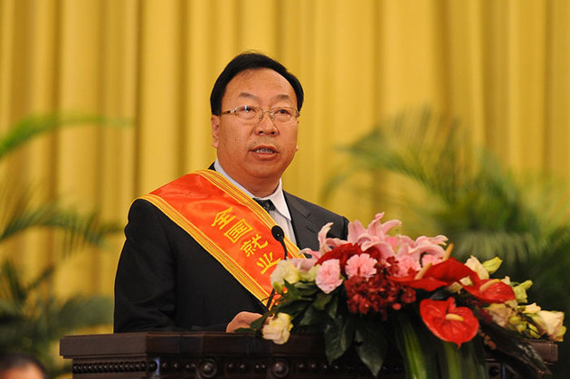 宁夏首富父子俩被抓旗下公司票据大面积逾期