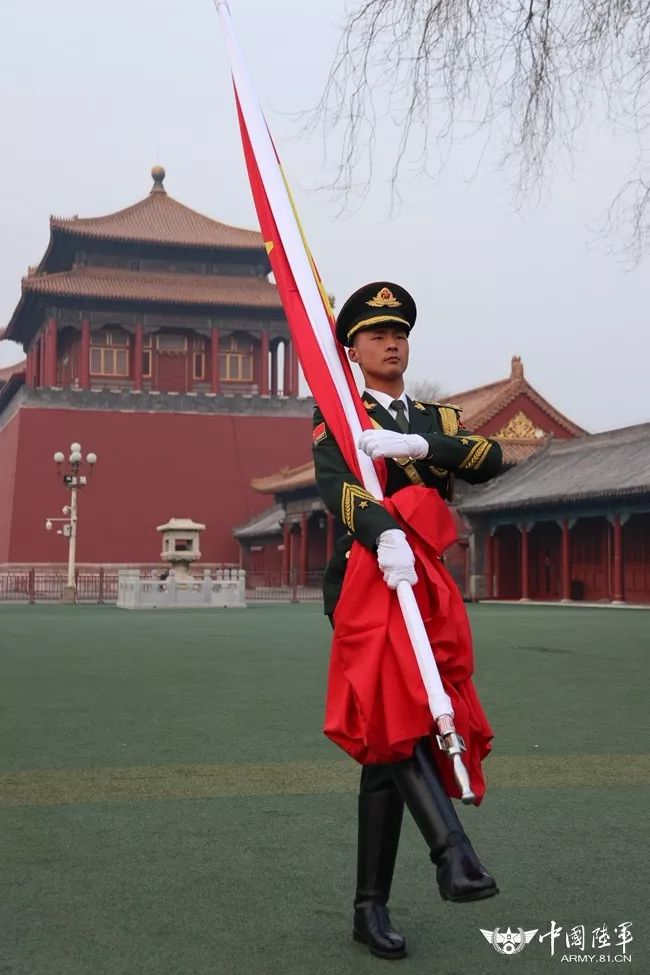 天安门广场|升旗手|升旗_新浪军事_新浪网