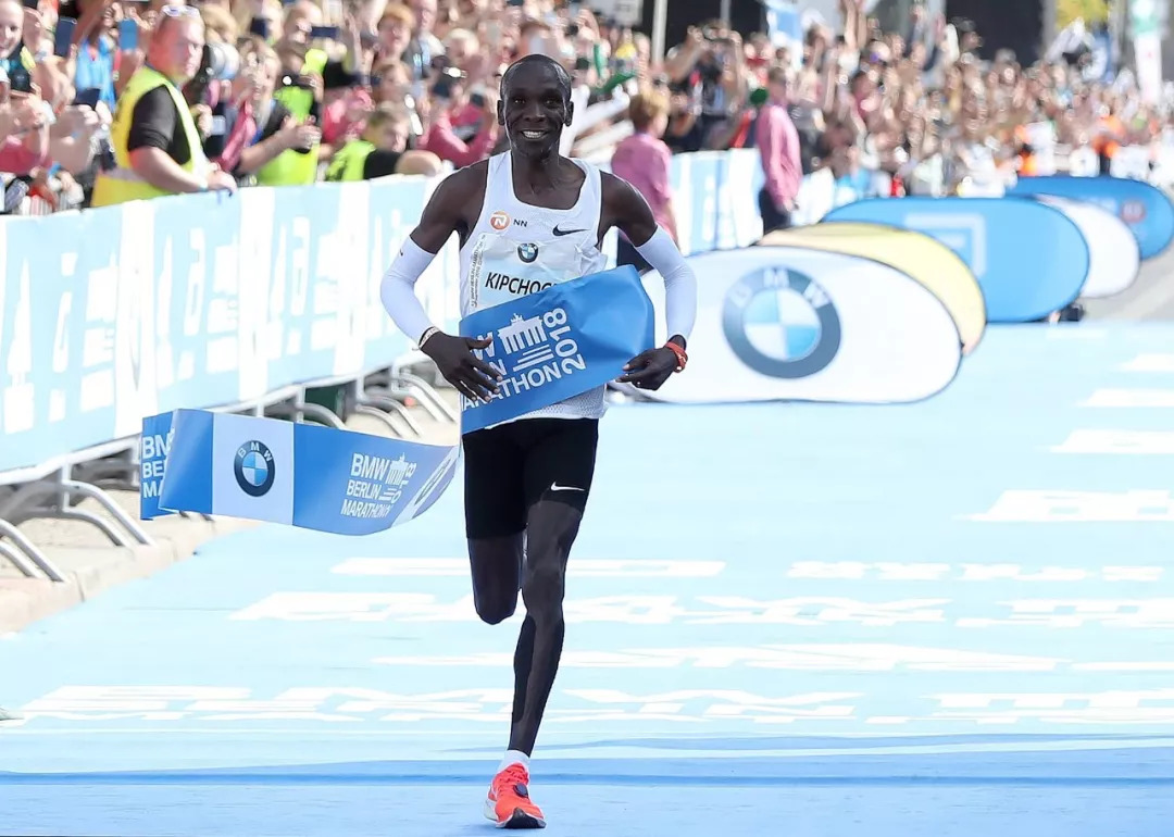 肯尼亚名将刷新马拉松纪录 这有多难?