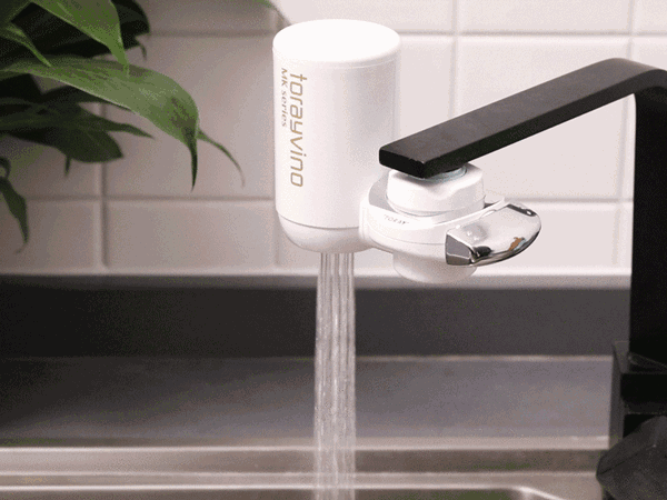 它就装在水龙头上,体