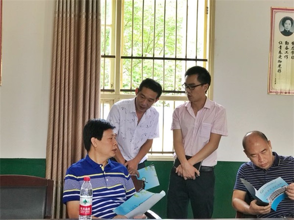 洞口县黄桥镇举行庆祝第34个教师节表彰大会