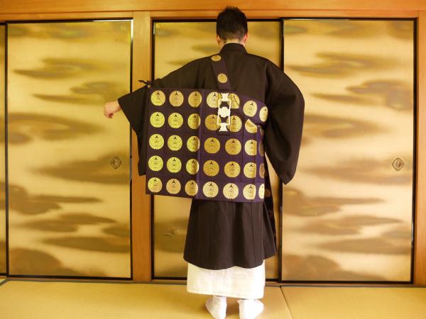 何欢欢|袈裟搭在西服外:穿在身上的净土真宗