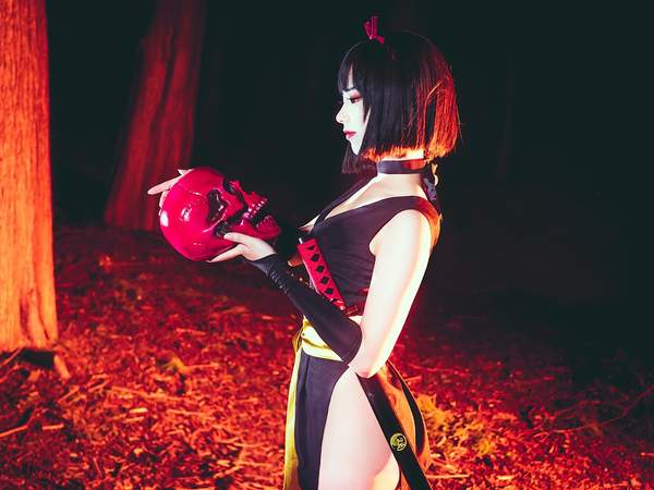 韩国少女cos犬夜叉逆发结罗雪臀若隐若现妖艳十足