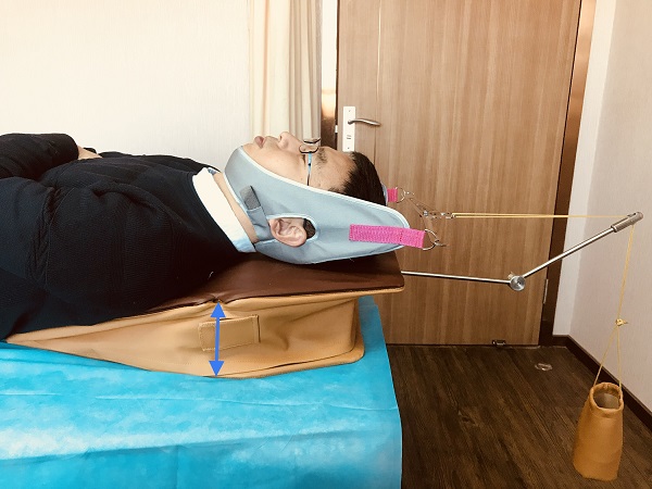 图说:个性化颈椎牵引器.