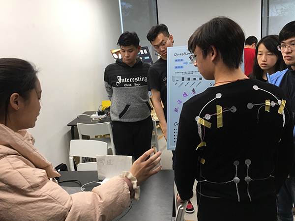 机器人可以编织椅子?上海大学生的脑洞作品不