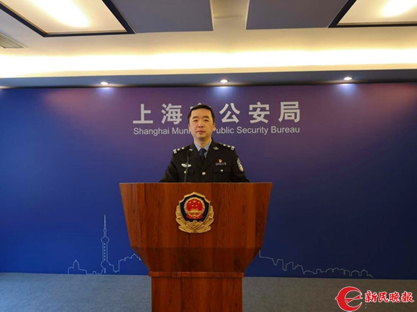 市公安局新闻发言人朱亮警官今天上午宣布,为方便市民群众办事办证