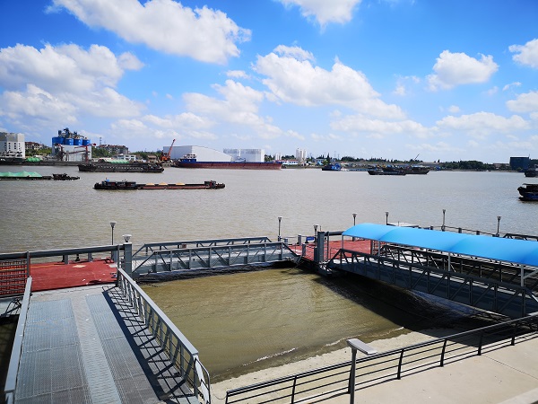 图说:闵行新渡口码头浮桥  来源/上海轮渡供图(下同)新民晚报讯(首席