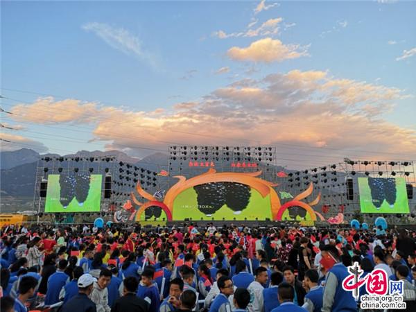 四川德昌桑椹樱桃节开幕 展示田园康养旅游魅力