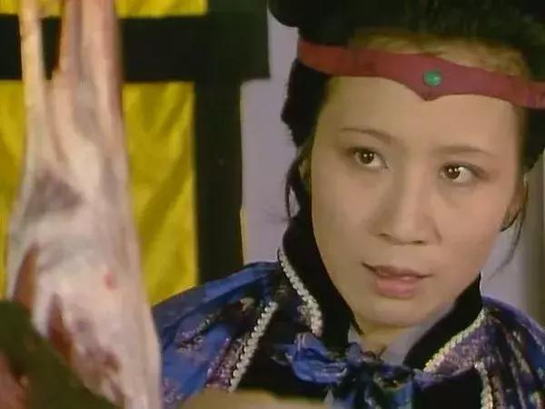 李纨,字宫裁,是贾母的长孙媳妇,已去世贾珠的妻子.