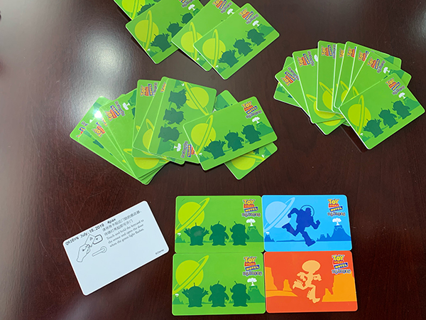 用翻倍价卖出迪士尼早享卡是酒店假房卡十人被拘