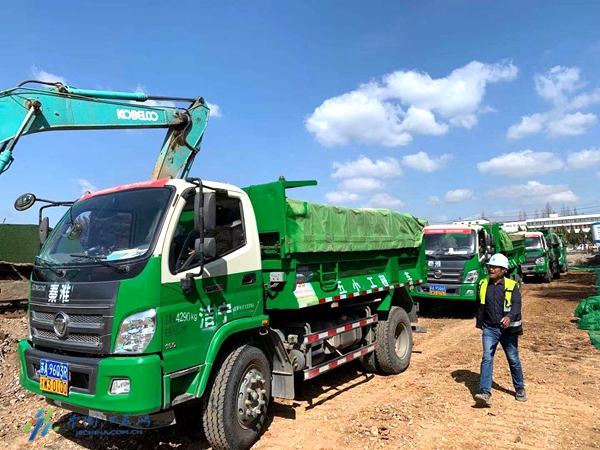 抑尘治污南京城管出实招举报五小工程违规渣土车奖励50元