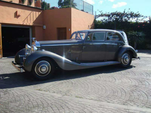 图说:西斯帕罗·苏扎j12.