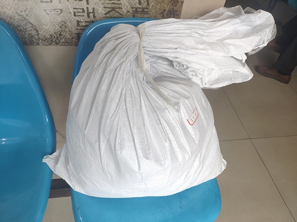 梁建(化名)父亲交了1.3万余元,背了20天、一个疗程的药物