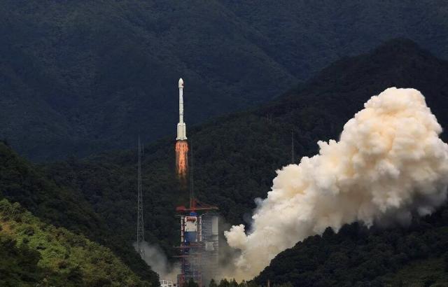 我国成功发射两颗北斗三号全球组网卫星