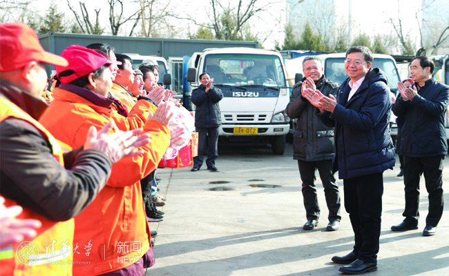 校领导春节看望老领导、老同志和部分教职员工