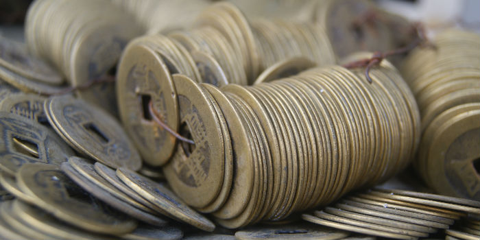 铸币不足通货紧缩和王朝更替