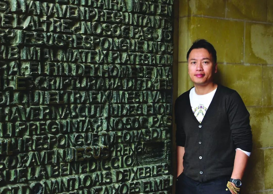 人物简介  黄炳龙 1973年生,南安溪美人,厦门朗爵厨卫有限公司董事长