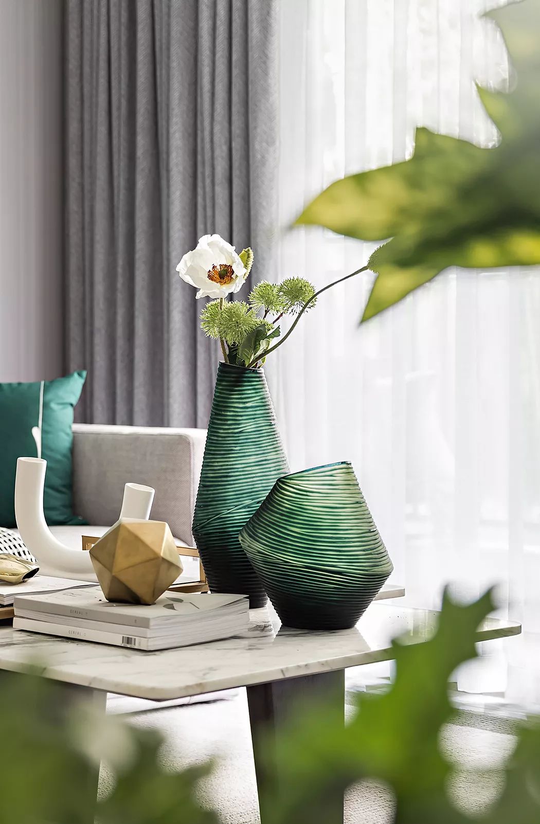 105㎡现代简约，灰度与绿意，装出简约的生机