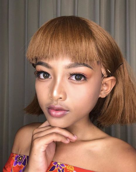 泰国12岁小弟弟化妆妩媚得要命,人家靠做美妆网红已经给爹妈买房了!