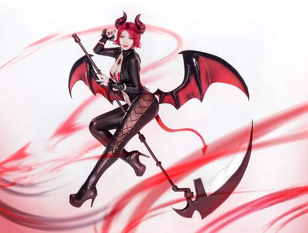 韩国御姐cos王之袭击魅魔身材火辣颜值逆天