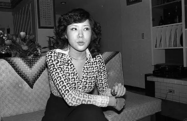 台资深艺人当众扇蔡当局文化部长巴掌打她只是刚好而已