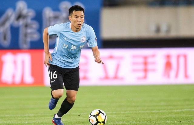 暖心,秦升携一方全队球员为身体有障碍球迷买