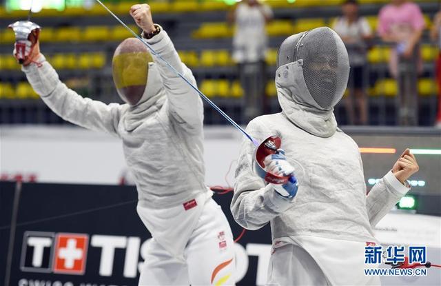 击剑世锦赛:中国队晋级女子佩剑团体八强