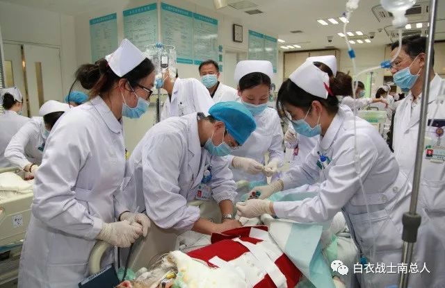 军医|医师节|绿军装_新浪军事_新浪网