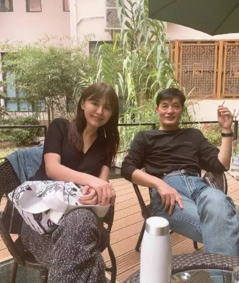 热依扎承认新恋情：很温柔 陪她度过前段艰难时期