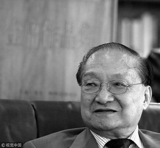 詹俊微博怀念金庸:情与恨,傲和愁,谢谢您金庸先