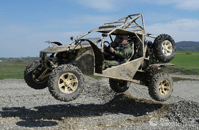 翻山越岭过障都不在话下 俄新型全地形车造型十分独特